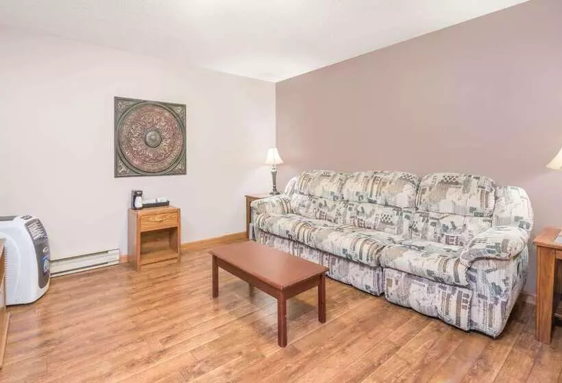 Отель Days Inn By Wyndham Spearfish