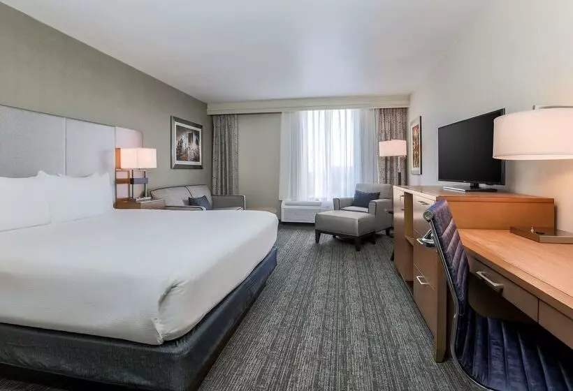 Отель Doubletree By Hilton Atlanta Airport