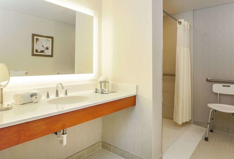 هتل Doubletree By Hilton Atlanta Airport