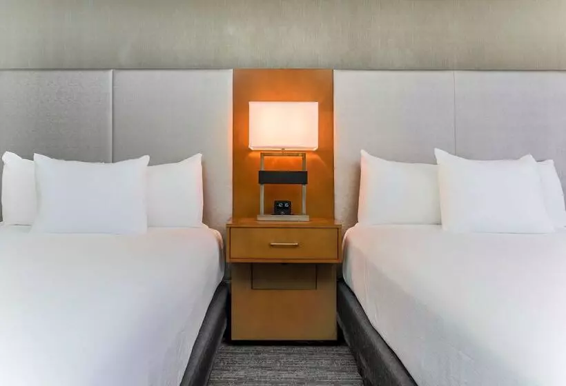 Отель Doubletree By Hilton Atlanta Airport