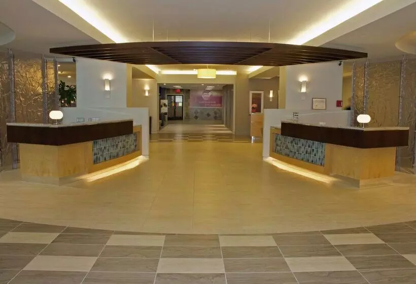 هتل Doubletree By Hilton Virginia Beach