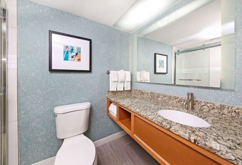 Hotel Doubletree By Hilton Virginia Beach