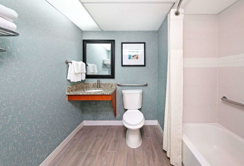 Hotel Doubletree By Hilton Virginia Beach