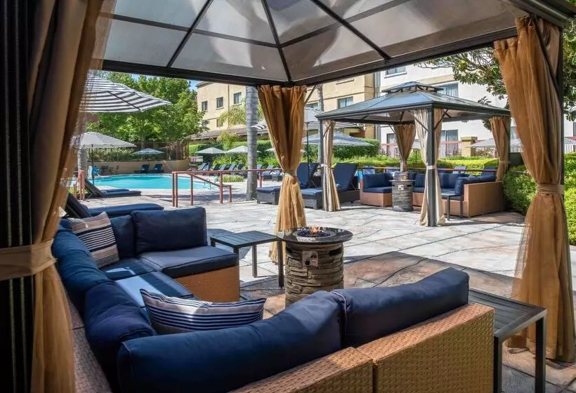 Отель Doubletree By Hilton Sonoma Wine Country