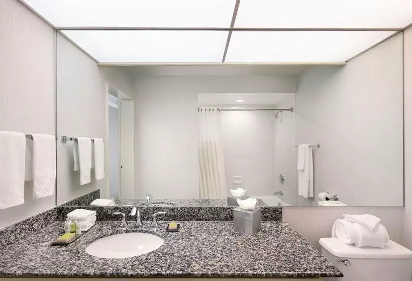 Отель Doubletree By Hilton Sonoma Wine Country