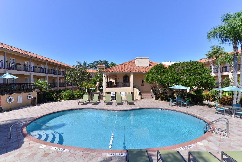 בית מלון כפרי Red Roof Inn Plus & Suites Tampa