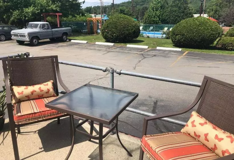 酒店 The Black Mountain Inn