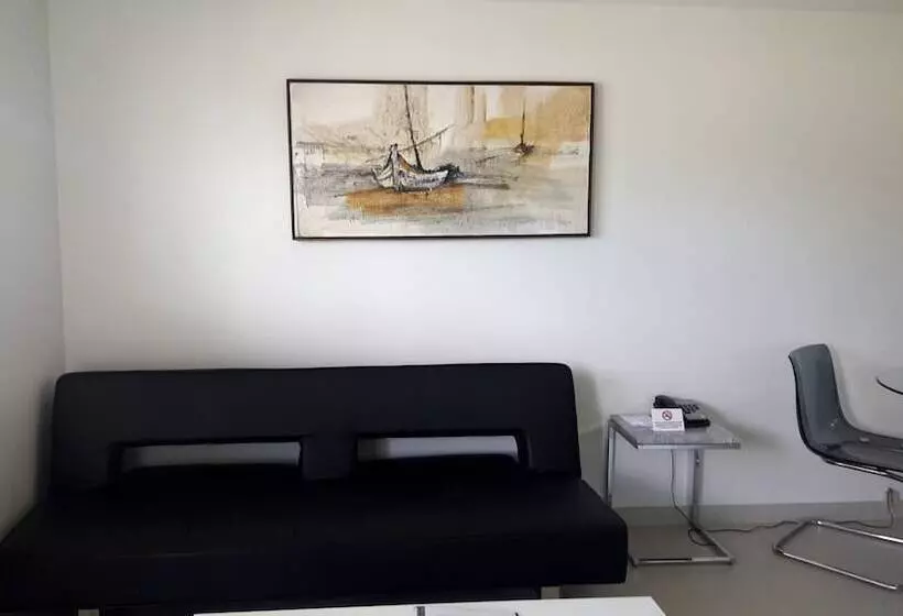 酒店 The Drake Inn