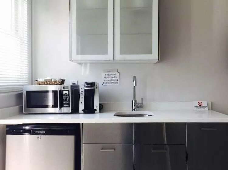 酒店 The Drake Inn