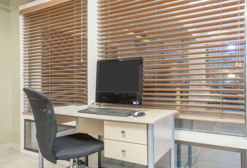 מוטל Days Inn By Wyndham Provo