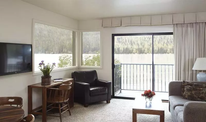 Курорт Donner Lake Village