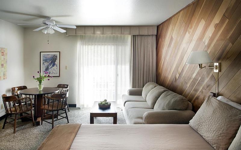 리조트 Donner Lake Village