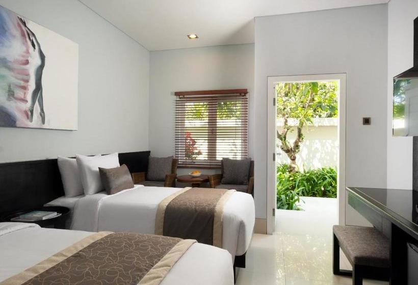 פנסיון The Village Home