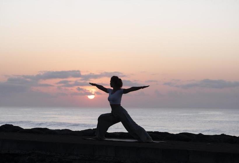 פנסיון The Village Home