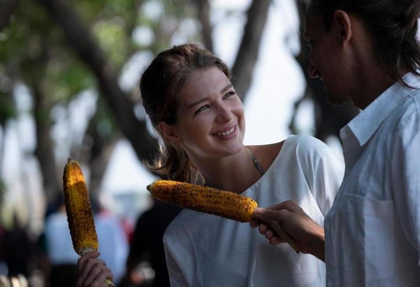 פנסיון The Village Home