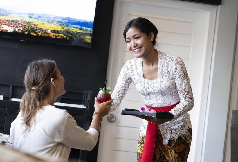 פנסיון The Village Home