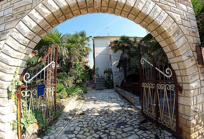 Apartments Ivanka 378