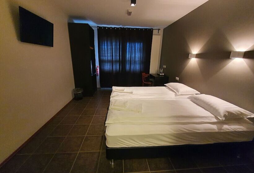 پانسیون Studio 22