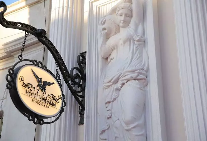 ホテル Epidamn Boutique & Spa