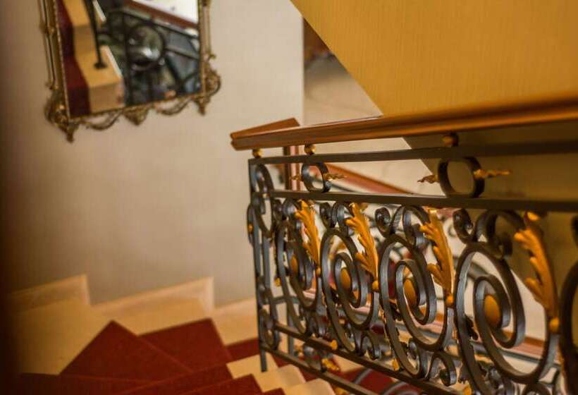 هتل Epidamn Boutique & Spa