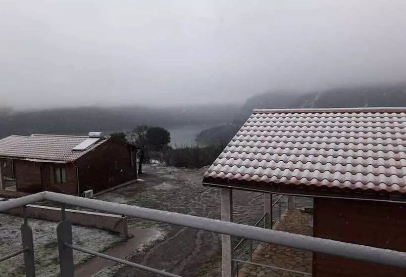 Hotelli Kedros Chalet