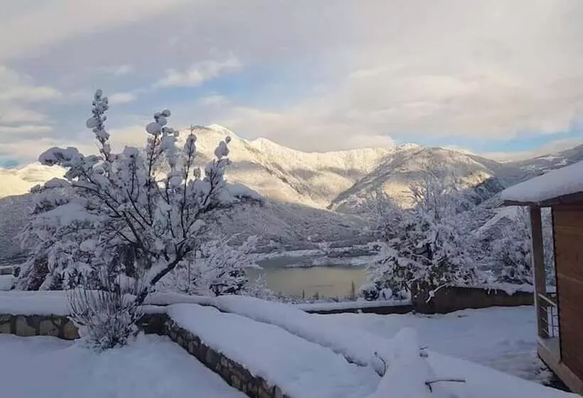 Hotelli Kedros Chalet