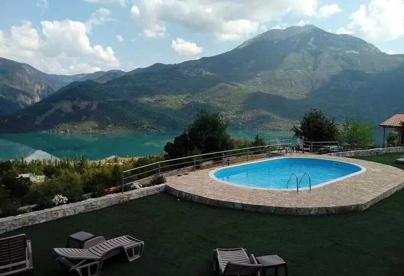 Hotelli Kedros Chalet