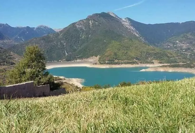 Hotelli Kedros Chalet