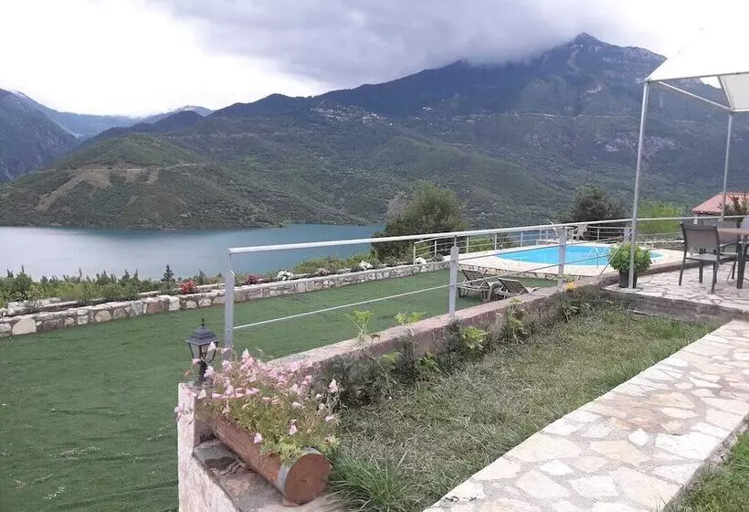 Hotelli Kedros Chalet