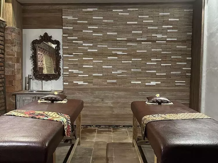 Majatalo Kailash Bali