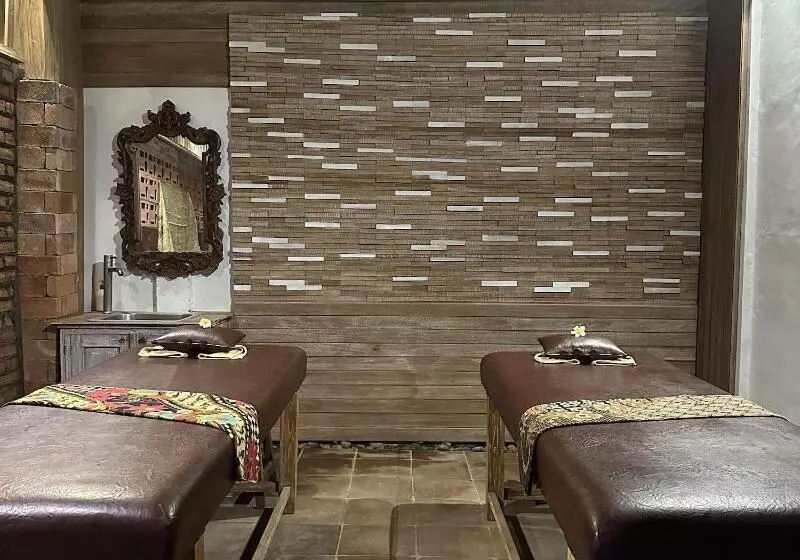 Majatalo Kailash Bali