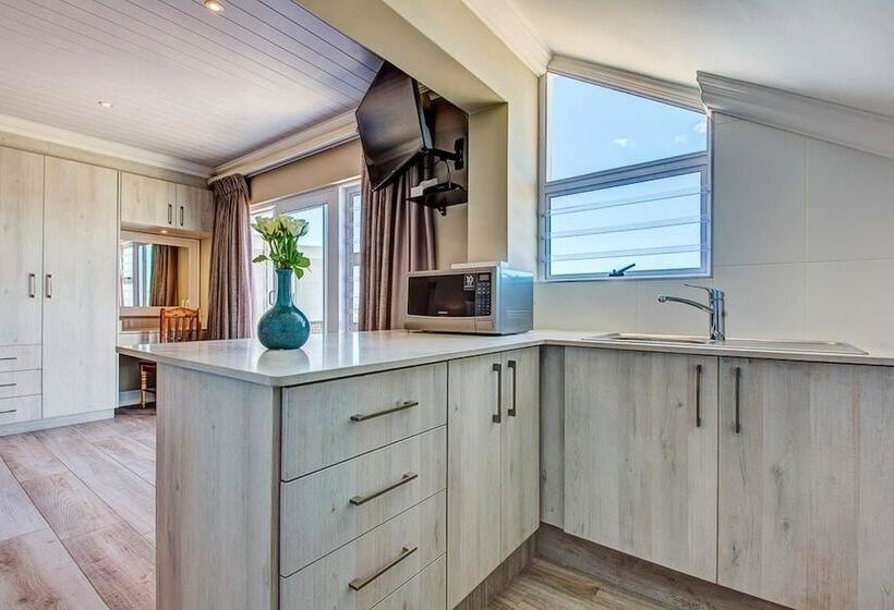 膳宿费 Marine Manor