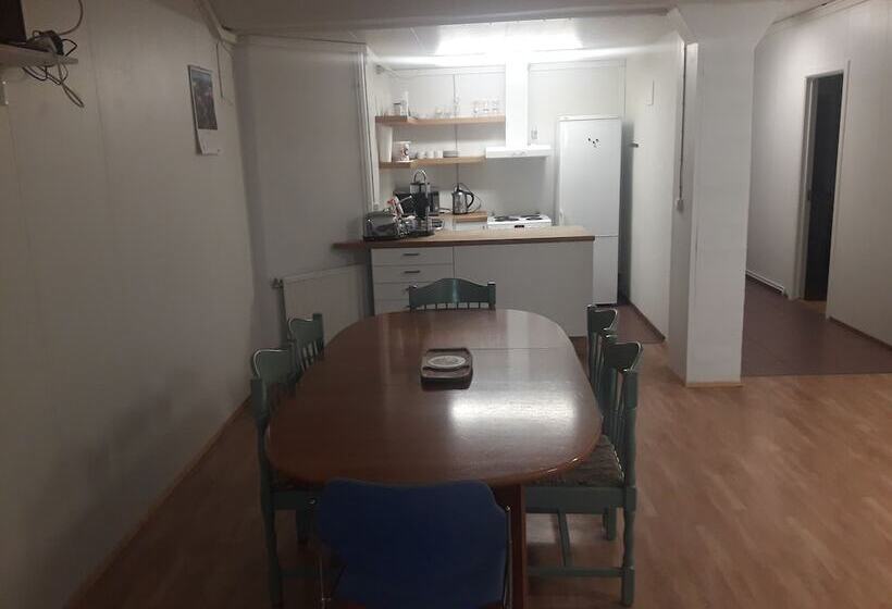 پانسیون Mánagisting Guesthouse