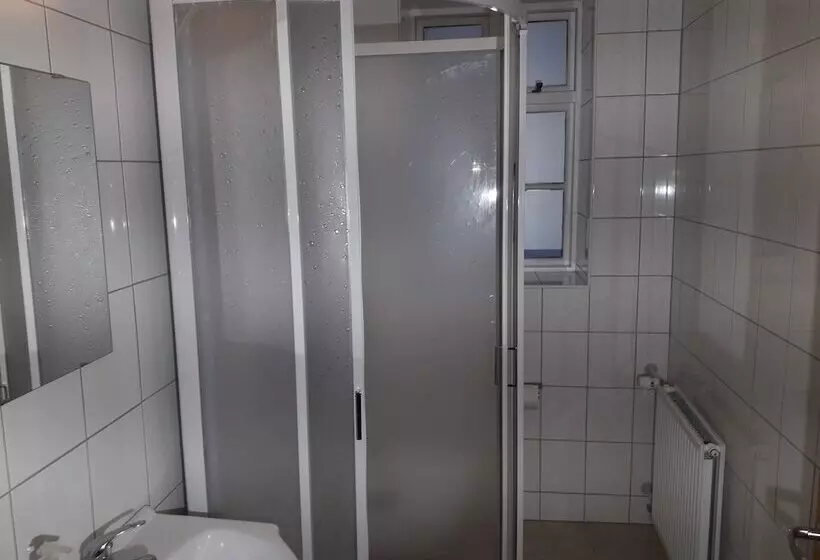 پانسیون Mánagisting Guesthouse