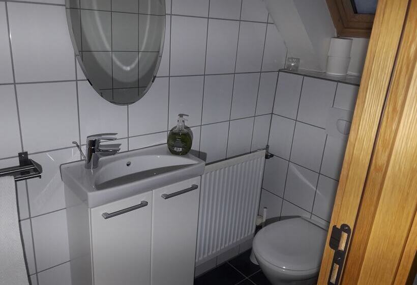 پانسیون Mánagisting Guesthouse