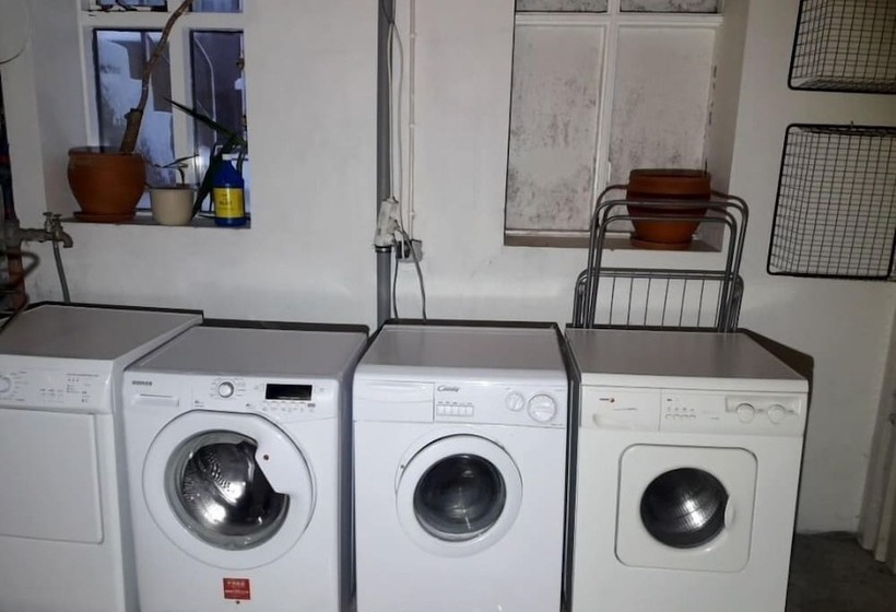 پانسیون Mánagisting Guesthouse