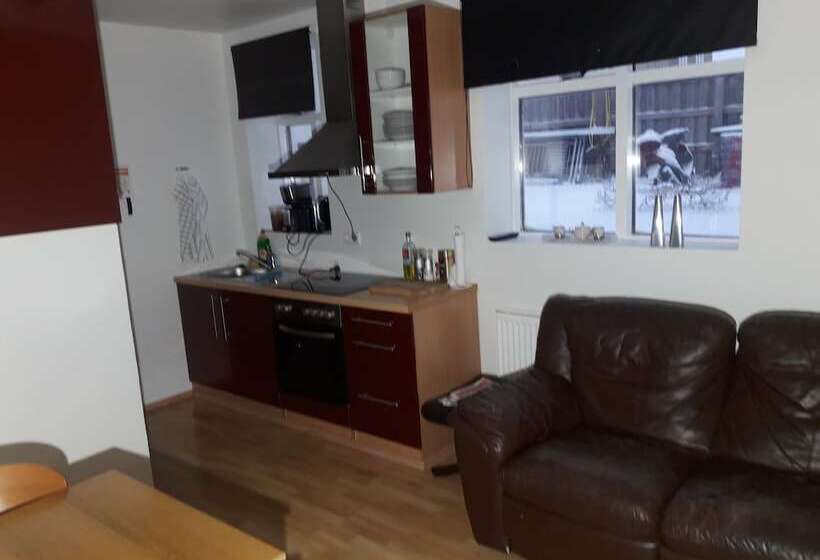 پانسیون Mánagisting Guesthouse