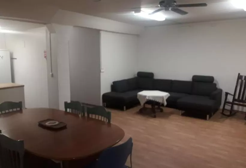 پانسیون Mánagisting Guesthouse