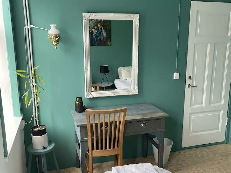 پانسیون Mánagisting Guesthouse