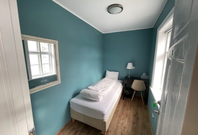 پانسیون Mánagisting Guesthouse