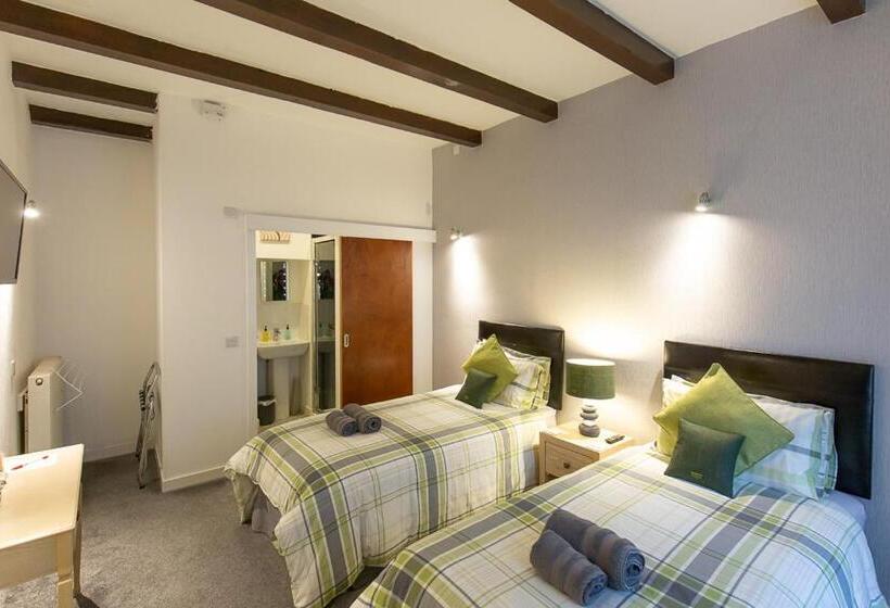 بنسيون The Trout Fly Guest House