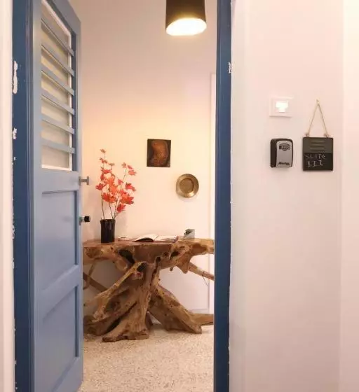 District Suites