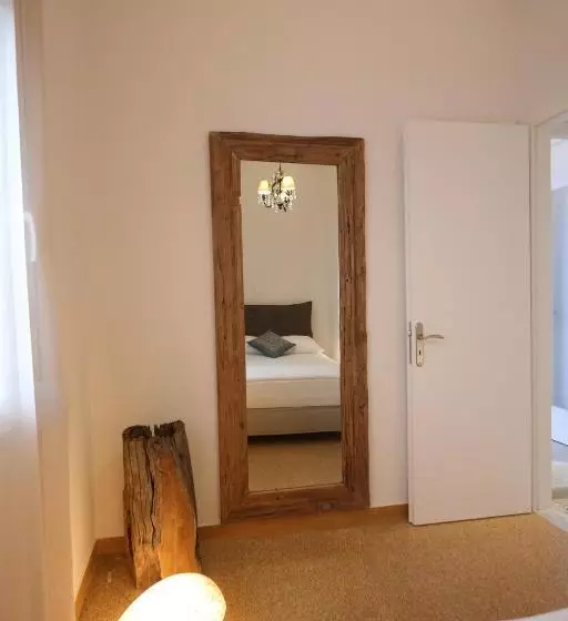 District Suites