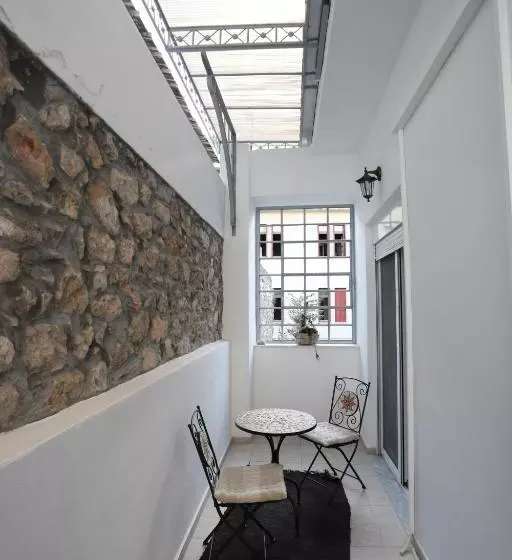 District Suites
