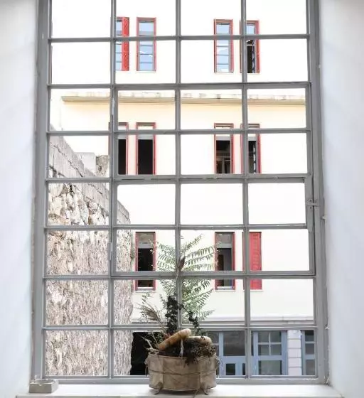 District Suites