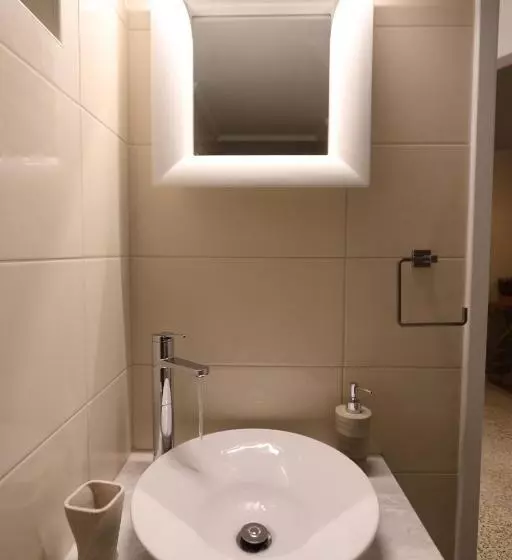 District Suites