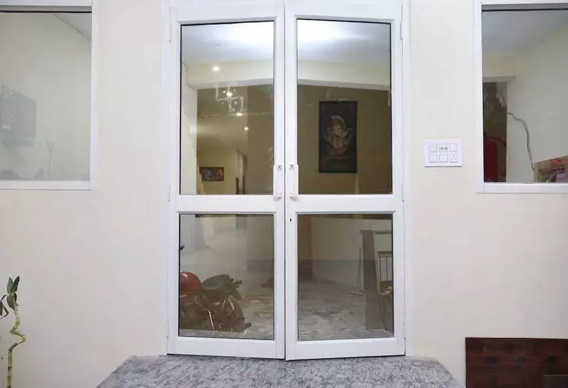 ホテル Jb Inn By Oyo Rooms