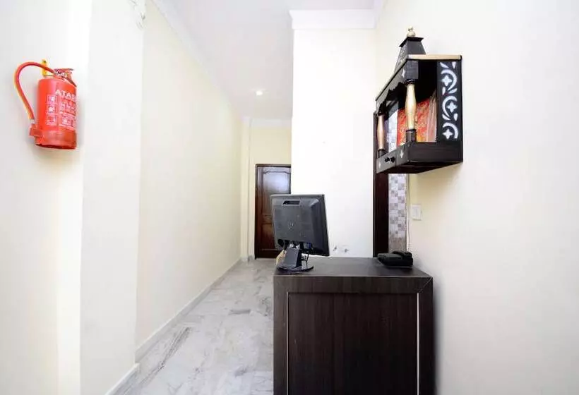 ホテル Jb Inn By Oyo Rooms