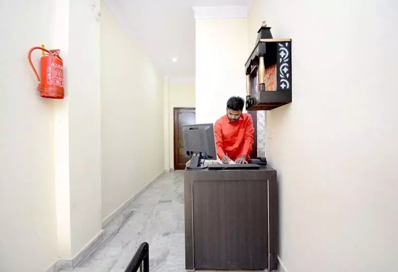 ホテル Jb Inn By Oyo Rooms