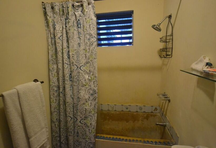 هتل Katamah Guesthouse